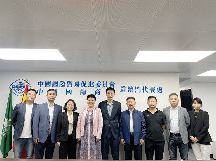 產(chǎn)業(yè)大會(huì)湖南貿(mào)促會(huì)部長(zhǎng)黃濤一行7人拜訪代表處6.jpg